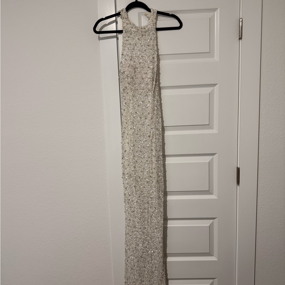 Elegant White Sleeveless Gown